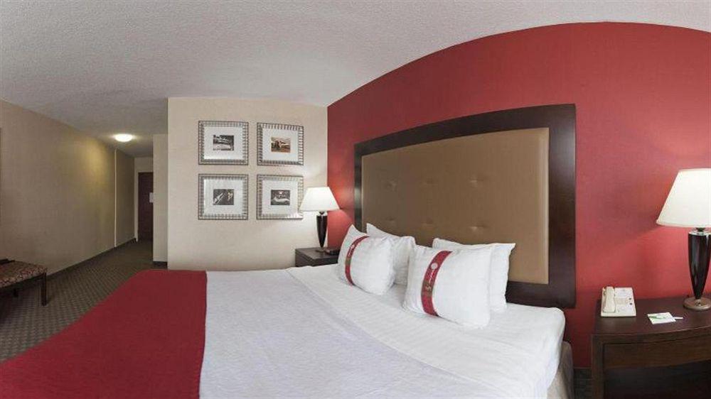 Holiday Inn & Suites Raleigh Cary By Ihg Екстериор снимка