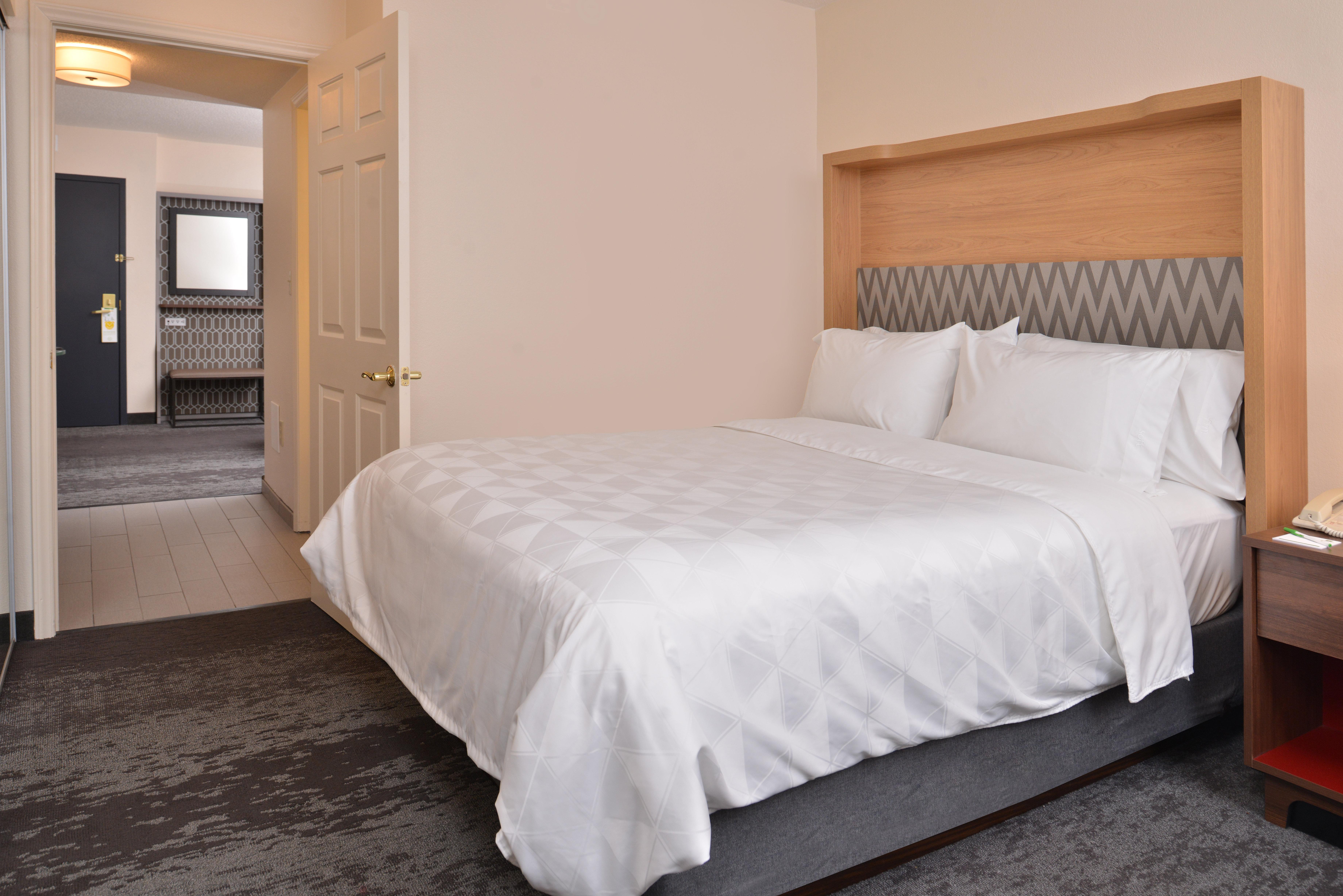 Holiday Inn & Suites Raleigh Cary By Ihg Екстериор снимка