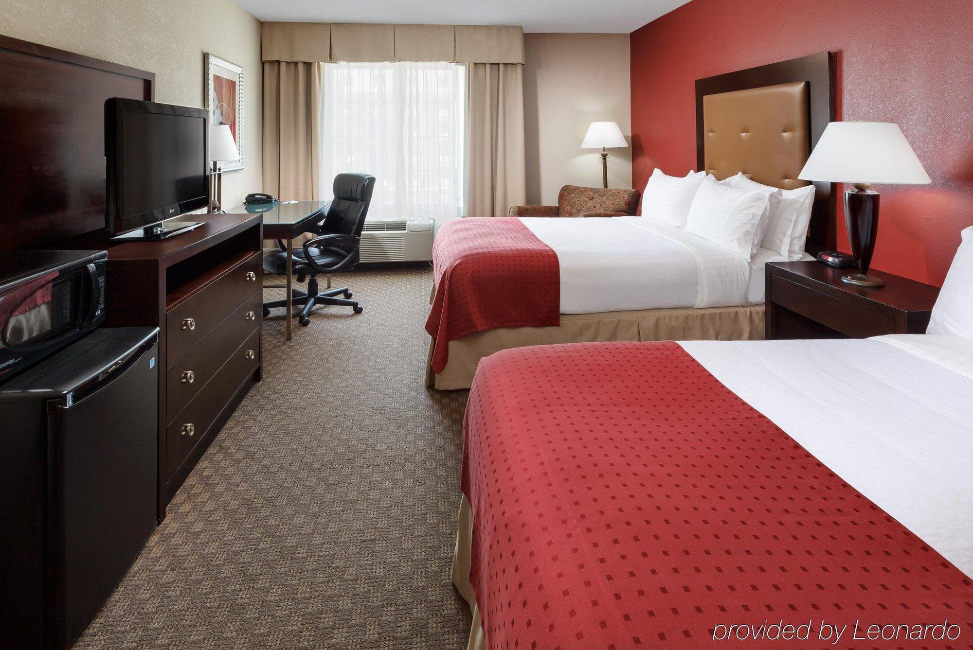 Holiday Inn & Suites Raleigh Cary By Ihg Екстериор снимка