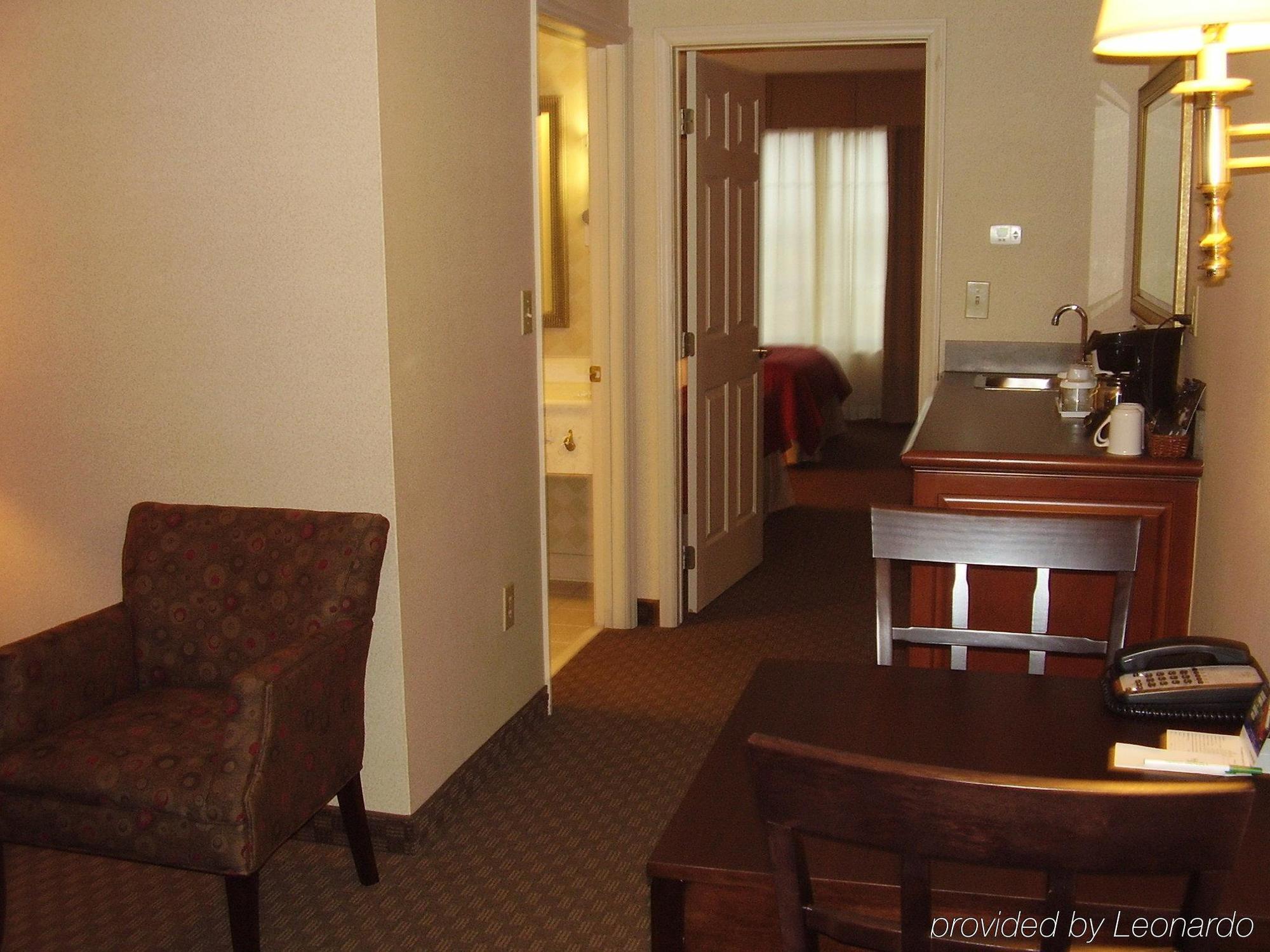 Holiday Inn & Suites Raleigh Cary By Ihg Стая снимка