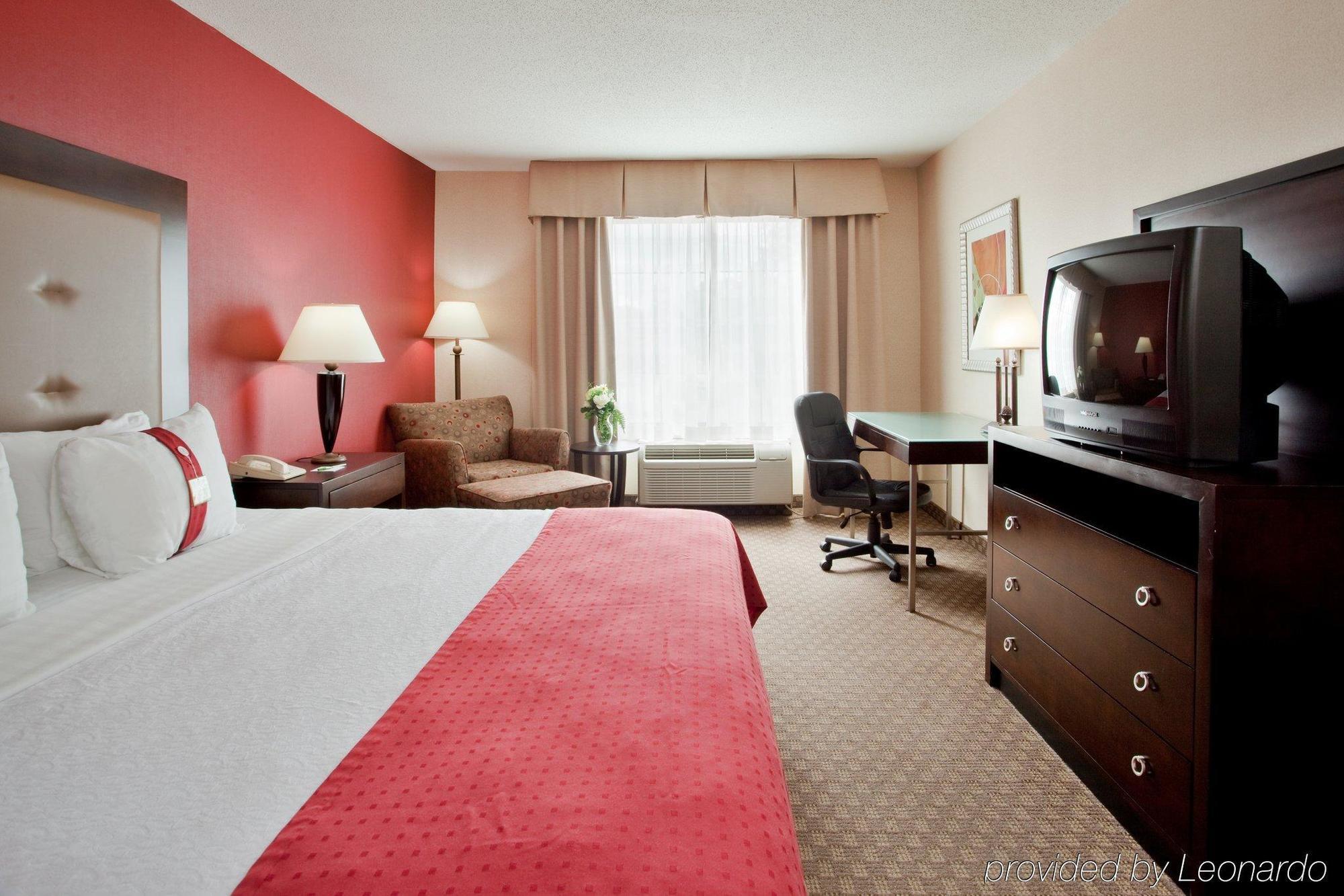 Holiday Inn & Suites Raleigh Cary By Ihg Стая снимка