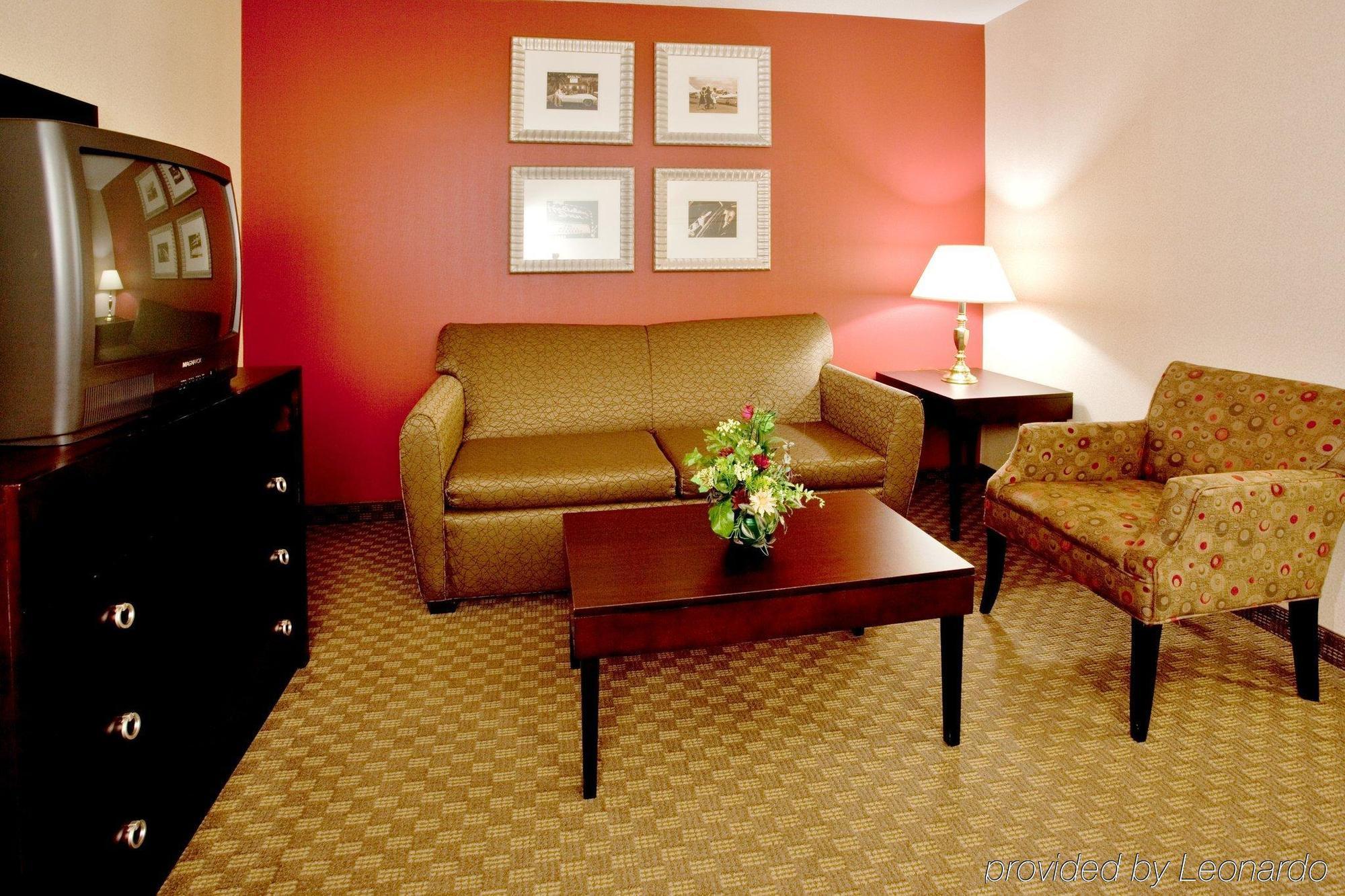 Holiday Inn & Suites Raleigh Cary By Ihg Стая снимка