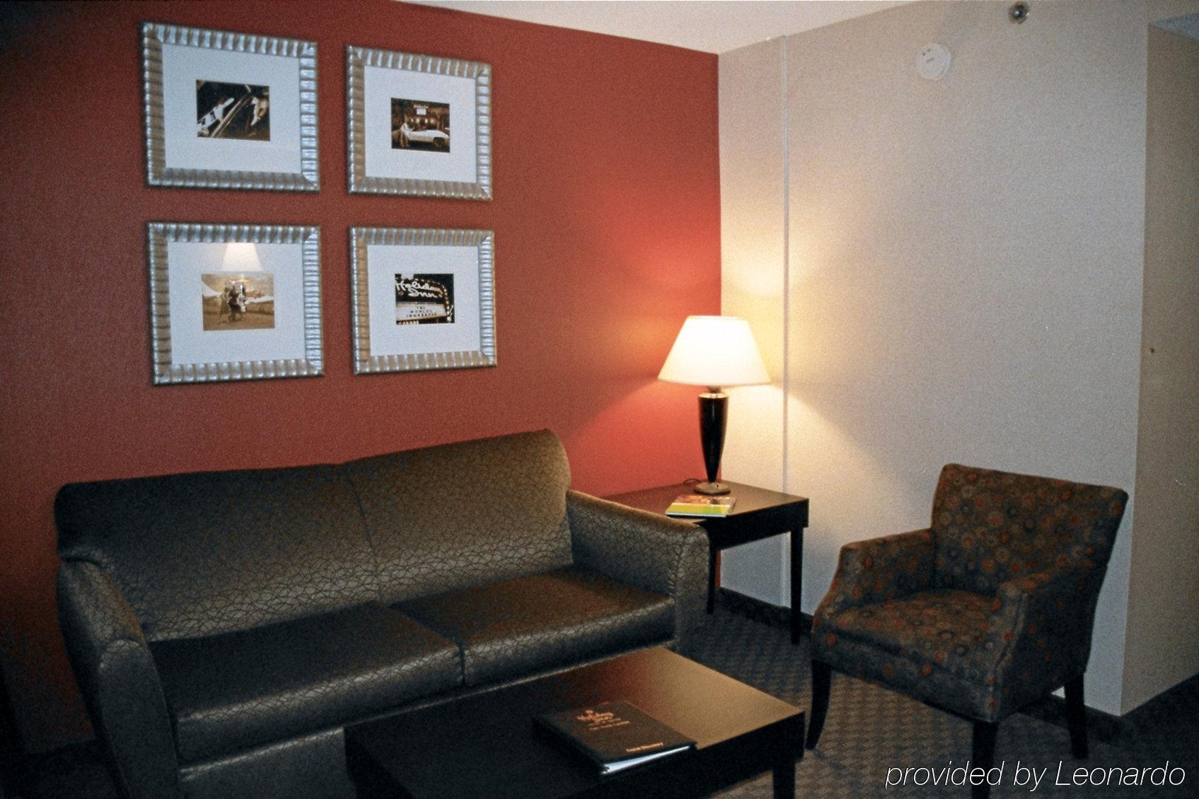 Holiday Inn & Suites Raleigh Cary By Ihg Стая снимка