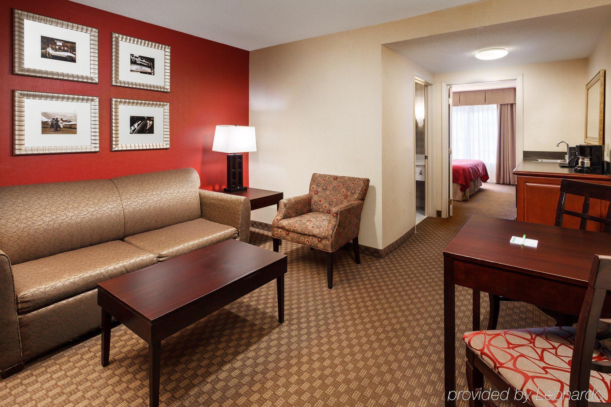 Holiday Inn & Suites Raleigh Cary By Ihg Екстериор снимка