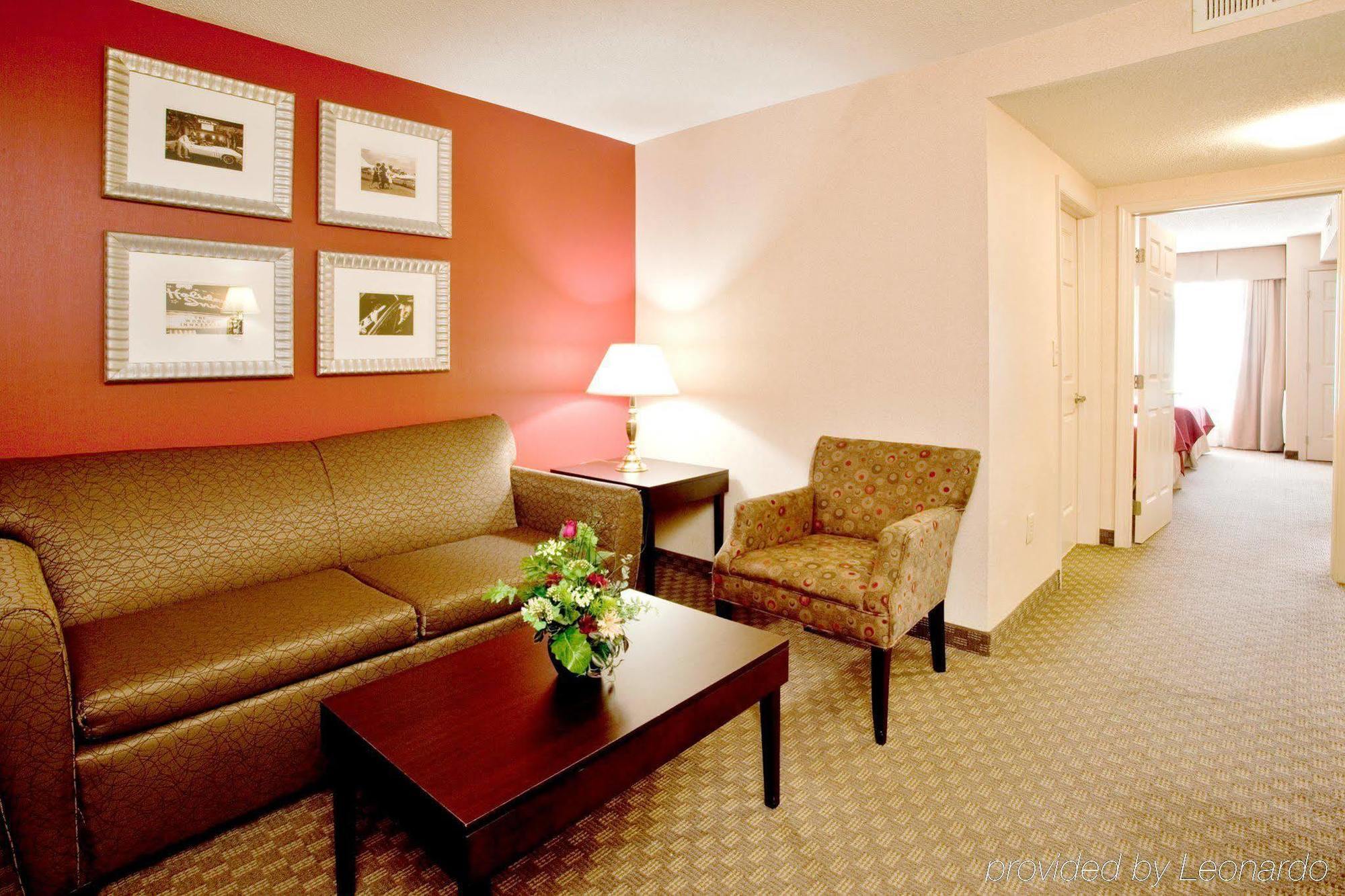 Holiday Inn & Suites Raleigh Cary By Ihg Екстериор снимка