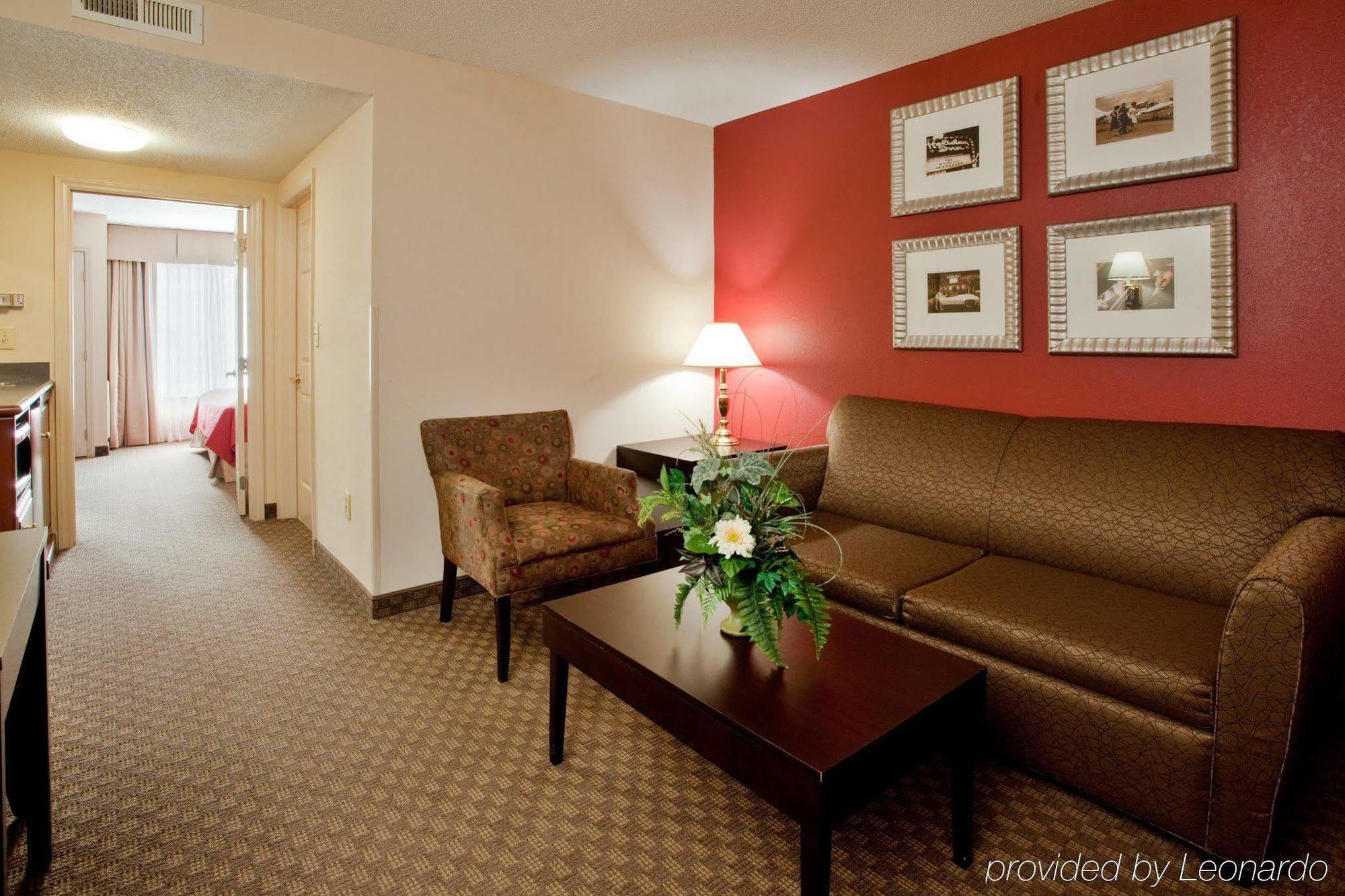 Holiday Inn & Suites Raleigh Cary By Ihg Екстериор снимка